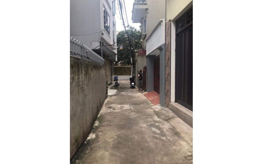 Ngô Gia Tự 64m2  ĐẤT, mặt tiền 4.1m,5.5 tỷ Long Biên.